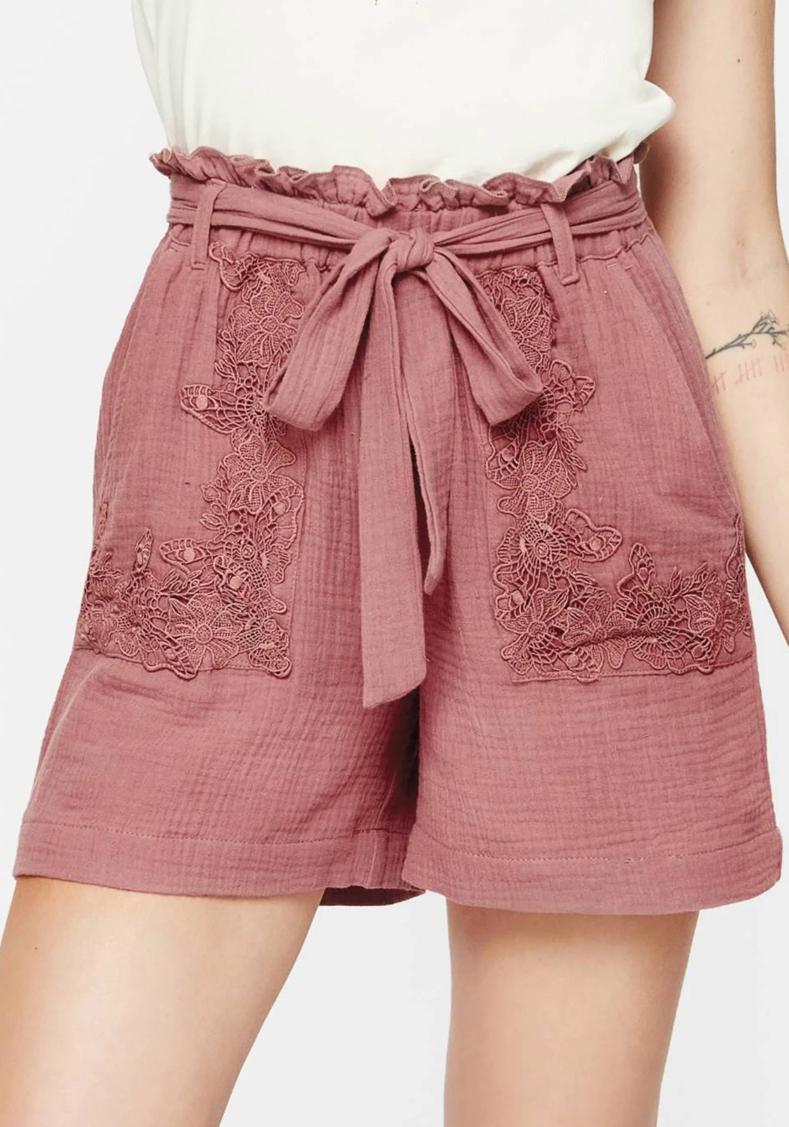 Rosamoth Applique Trim Cotton Tie Waist Shorts - Image 5